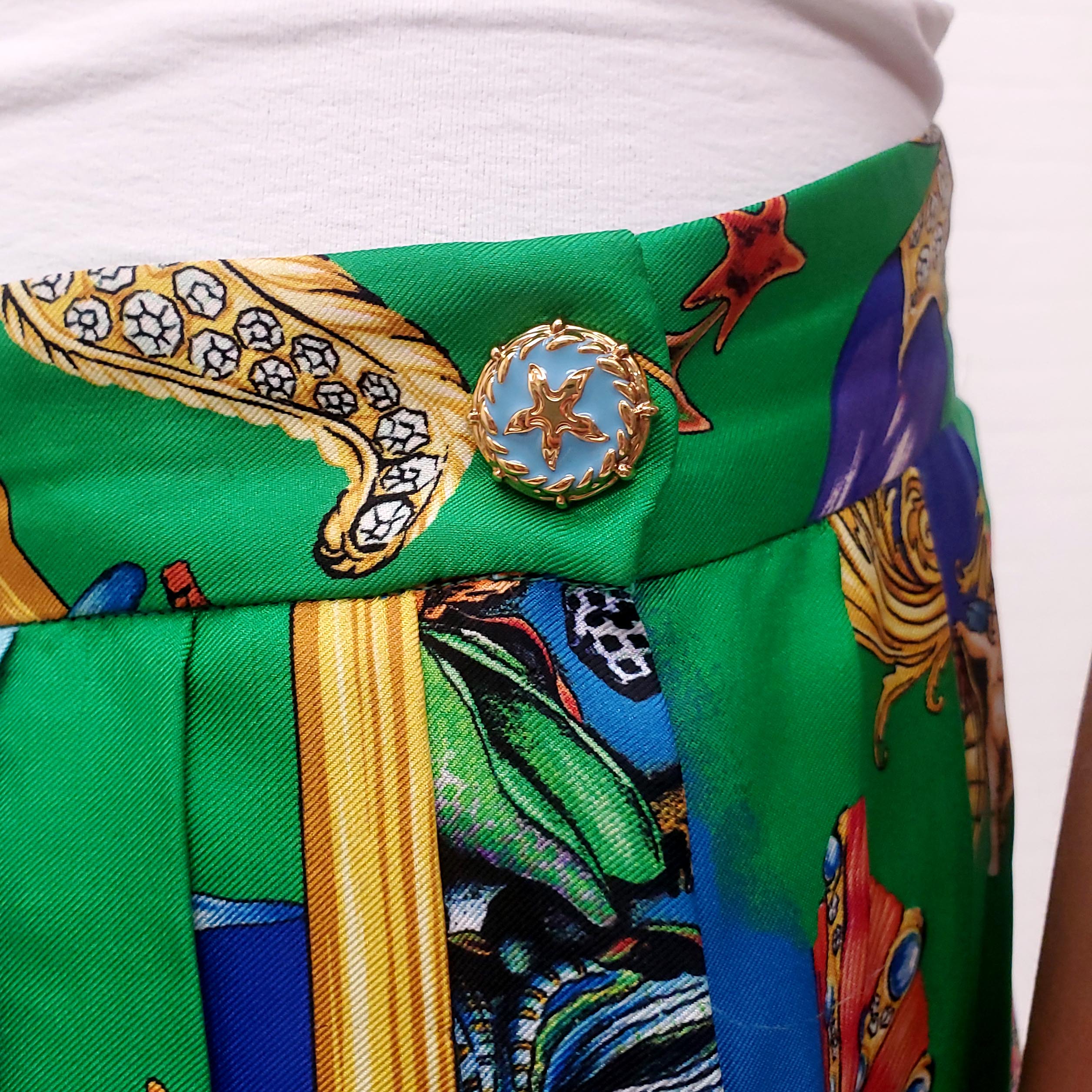 VERSACE PLEATED PRINTED SILK-TWILL MINI SKIRT - SIZE 44