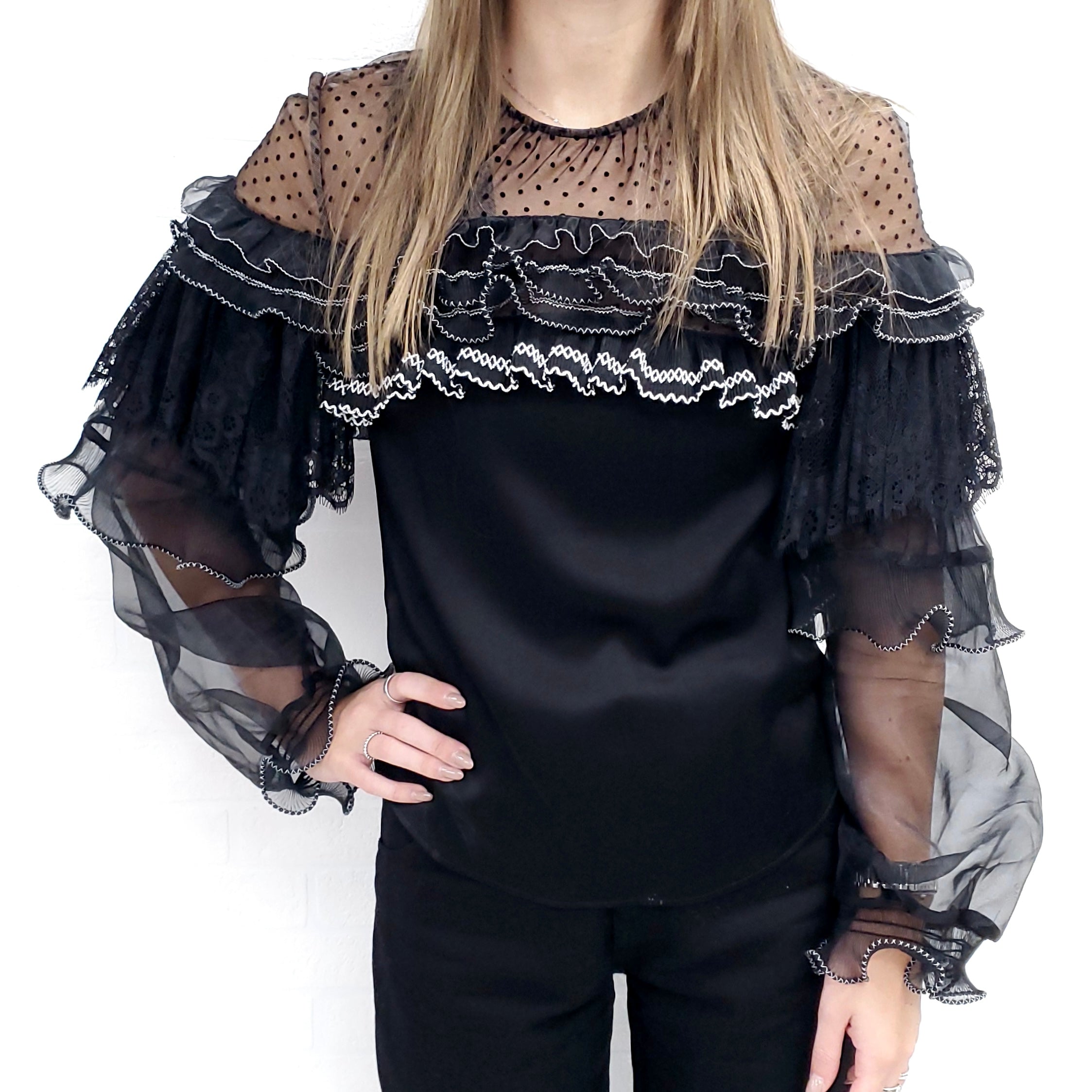 SELF-PORTRAIT BLACK BLOUSE WITH LACE AND POLKA DOT DETAIL - SIZE 4